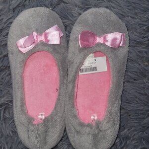 Grey with pink bow slippers